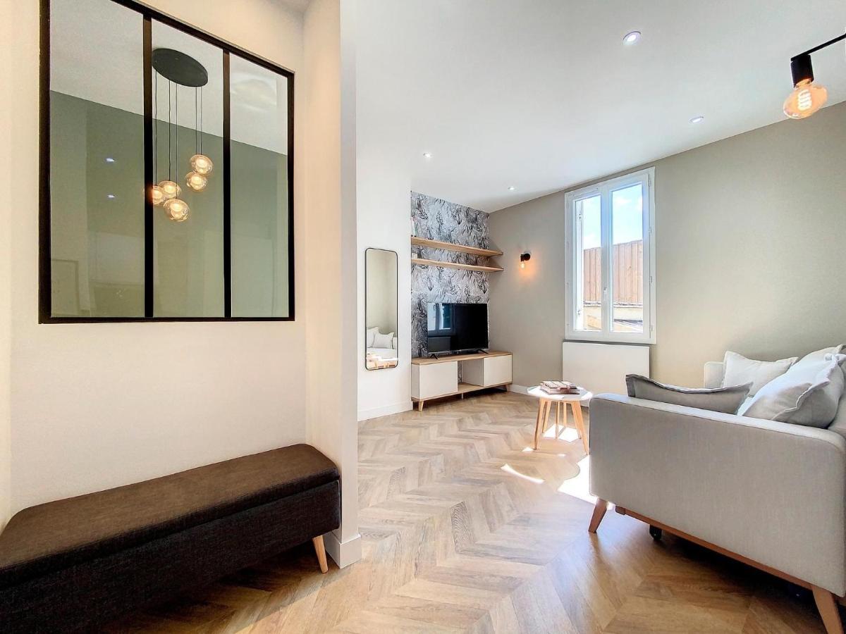 Appartchic - Appartement Standing - Plein Centre & Parking Prive Créon 외부 사진