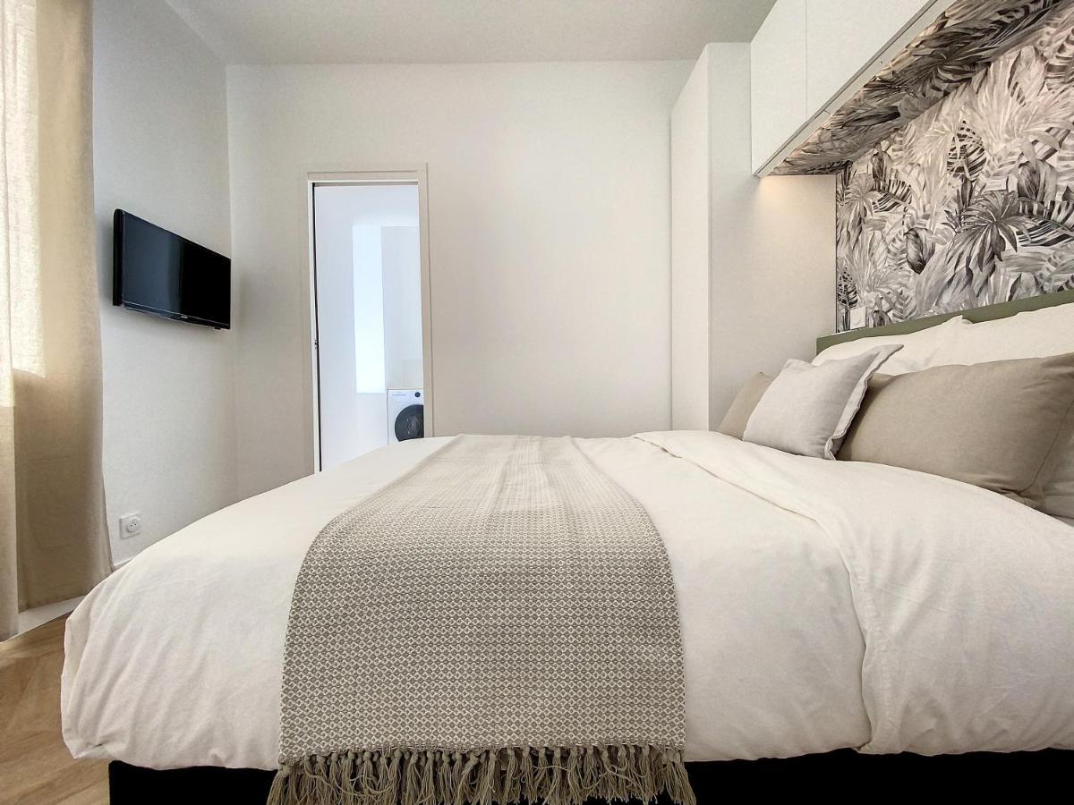 Appartchic - Appartement Standing - Plein Centre & Parking Prive Créon 외부 사진