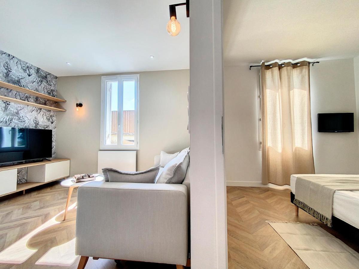Appartchic - Appartement Standing - Plein Centre & Parking Prive Créon 외부 사진