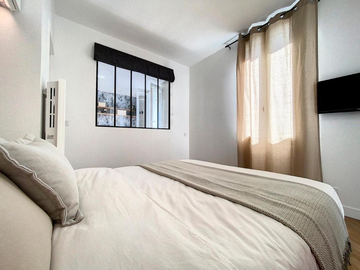Appartchic - Appartement Standing - Plein Centre & Parking Prive Créon 외부 사진
